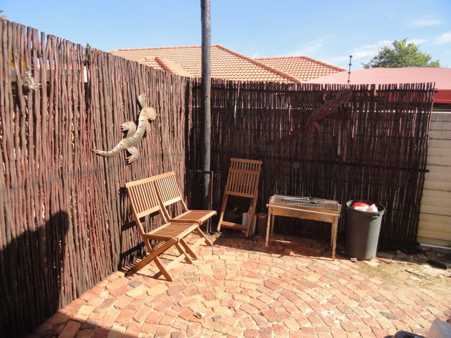 2 Bedroom Property for Sale in Potchefstroom North West